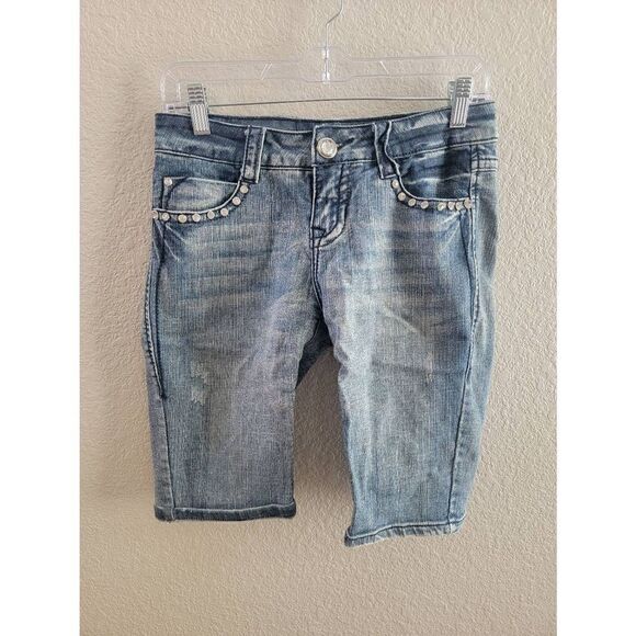 D Fuz Women's Light Wash Blue Rhinestone Embellished Denim Shorts 5/6(Juniors) - Picture 1 of 3